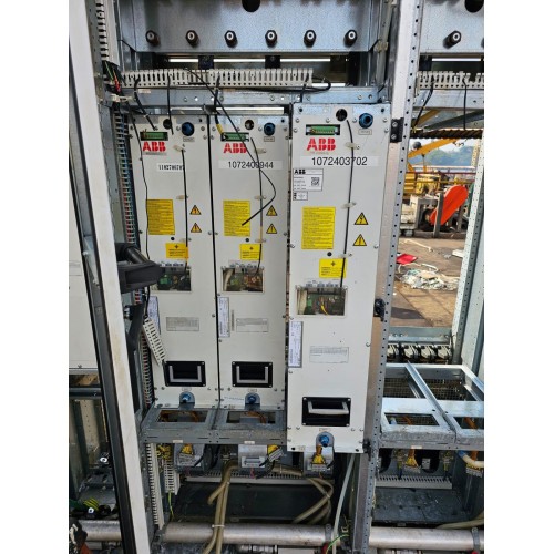 ABB ACS800-104LC-0700-7+E205+Q950 Inverter Unit